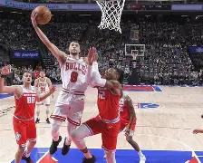 爱游戏下载中心-芝加哥公牛发布备战花絮，转会期造点机会，NBA总决赛任务艰巨，细节决定成败的简单介绍