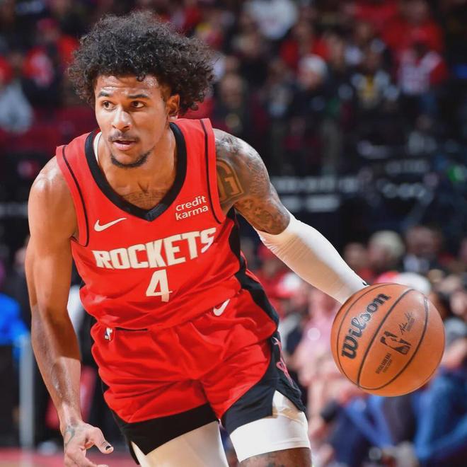 赛后全队怒赞威少 赛后全队怒赞威少